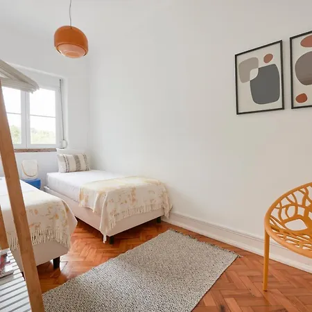 Light-Filled & Renovated Apartment, By Timecooler-3